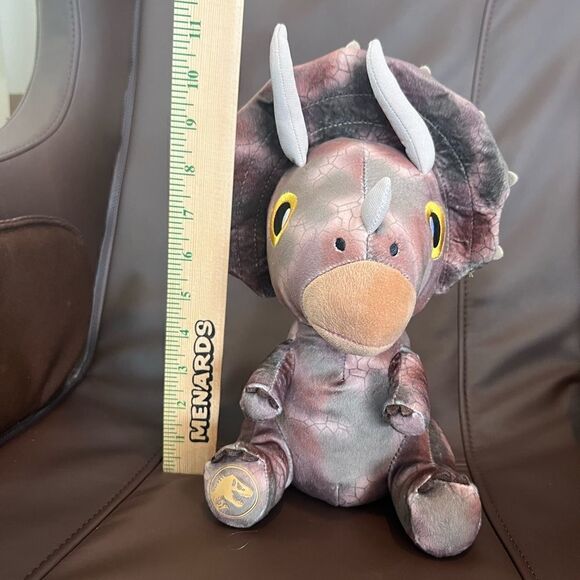 Kohls Cares Jurassic World Triceratops Plush Sold out - Picture 2 of 5